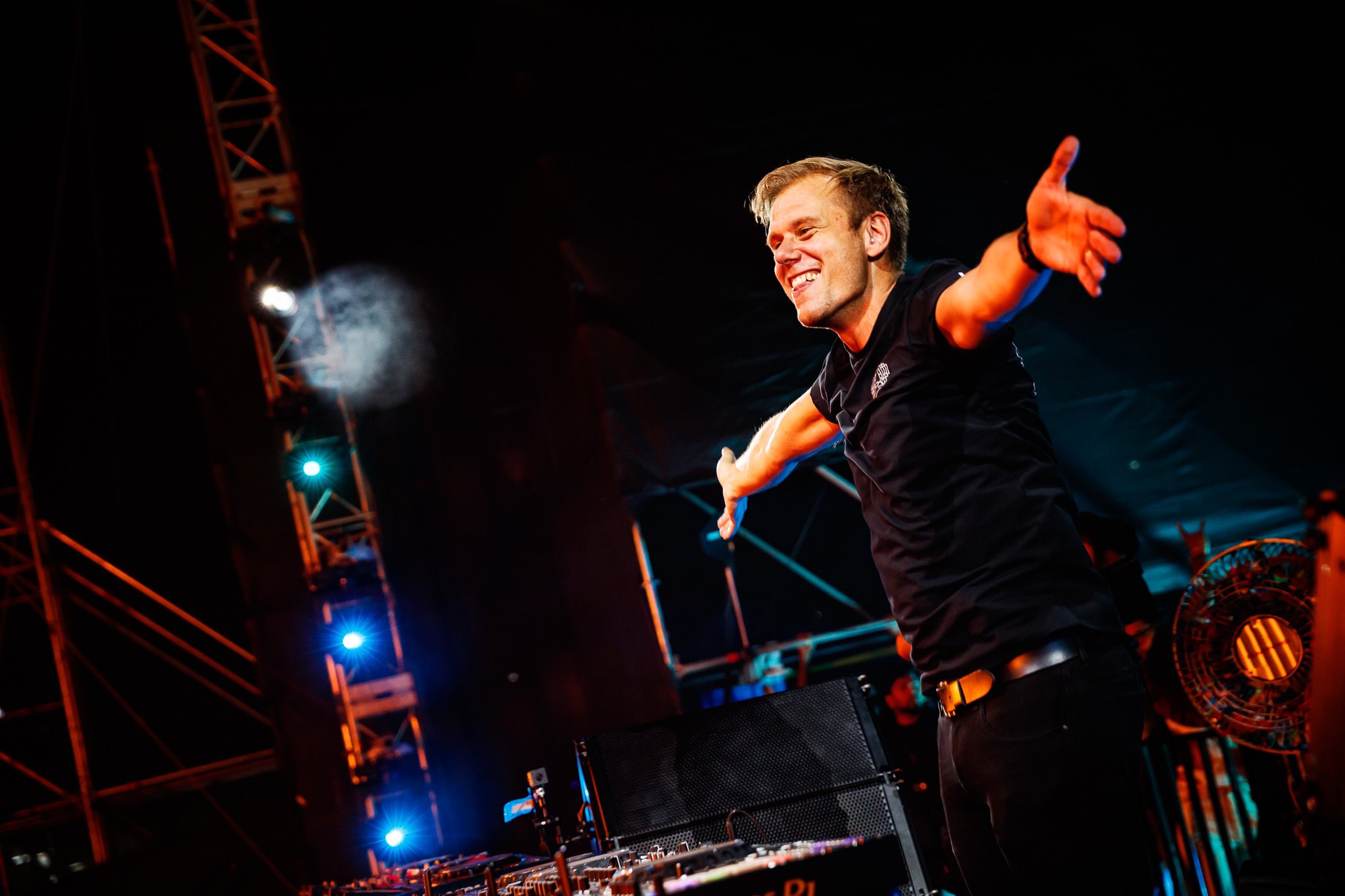 Rumbo a EDC México 2024 ARMIN VAN BUUREN Mundo Indie Mx